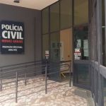 Mulher é presa suspeita de manter pacientes em cárcere em clínica psiquiátrica