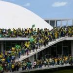 Aras pede abertura de investigação sobre invasão de criminosos a sedes dos Três Poderes, em Brasília