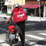 BHTrans 'culpa' motoboys de delivery por alta de multas por avanço de sinal