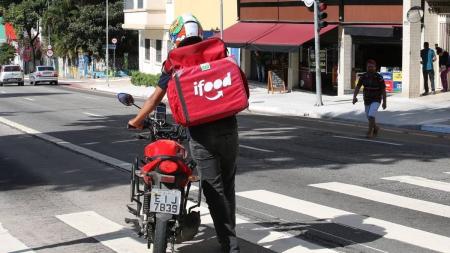 As multas por avanço de sinal tem leva alta em Minas e a maioria das ocorrências está concentrada em Belo Horizonte
