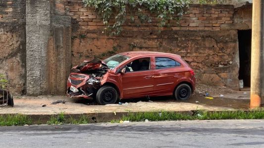 As oito crianças estavam no Ônix que teve a frente destruída após a batida