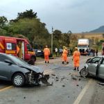 Idosa sofre fratura e outras três pessoas ficam feridas em acidente com três carros na BR-267