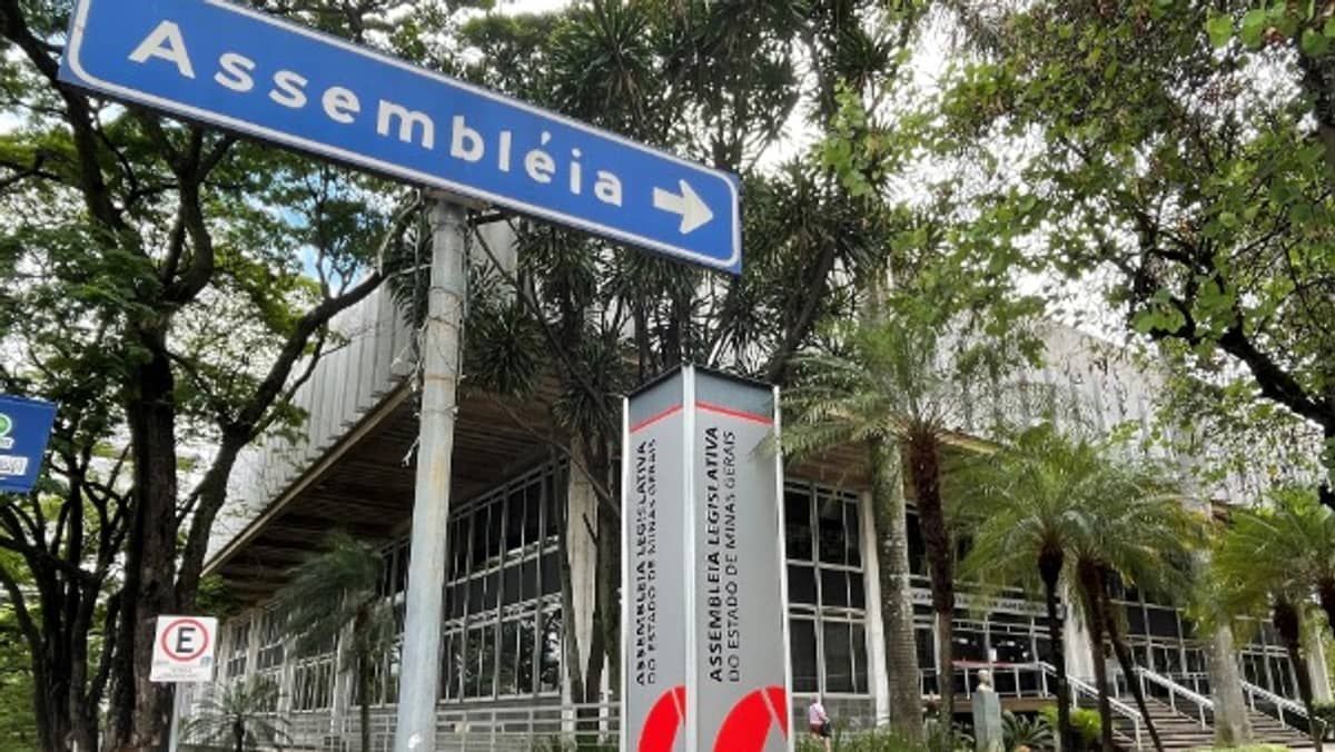 Provas do concurso de nível superior da Assembleia Legislativa de MG ocorrem neste domingo; saiba como se preparar