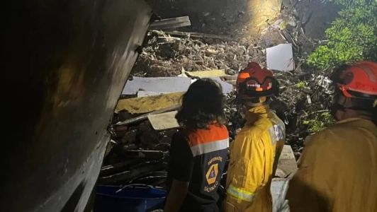 As residências atingidas eram feitas de madeira e o local foi interditado