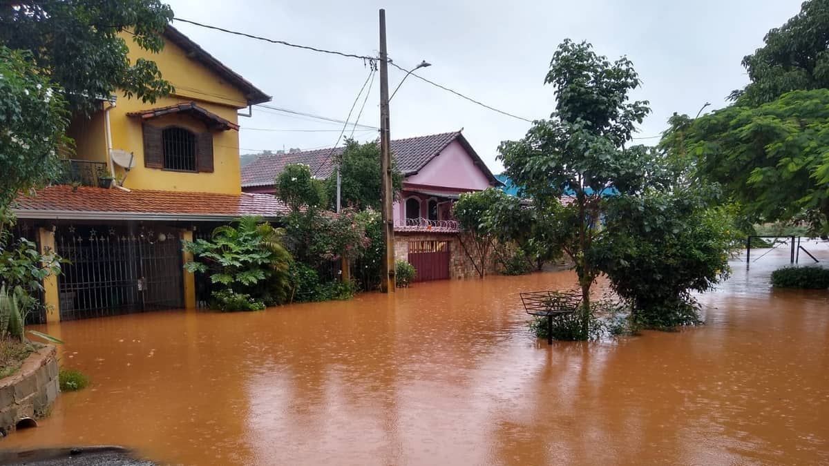 Sobe para 240 número de cidades mineiras com problemas provocados pelas chuvas