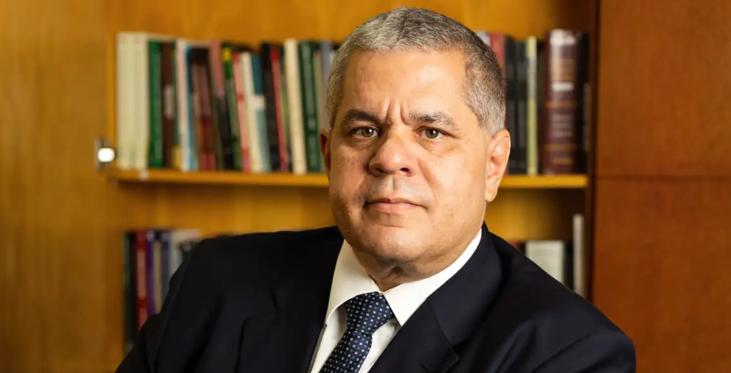 Indicado para o TST, Antônio Fabrício começa a visitar senadores