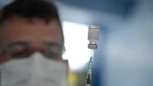 Quem não concluiu o ciclo vacinal e está com alguma dose de reforço atrasadas devem buscar unidades de saúde