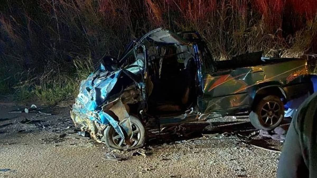 Carros ficam destruídos em grave acidente na MG-431, na Grande BH