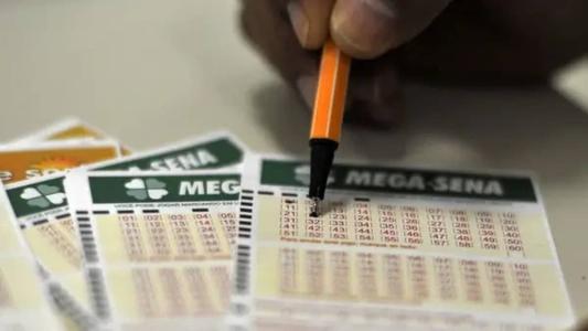 Apesar de ninguém ter levado o prêmio principal, 31 apostas acertaram cinco números
