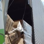 Baú de carreta se rompe e derrama lubrificante em importante avenida de Contagem