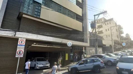 A clínica fica na rua São Paulo, no Centro de Divinópolis