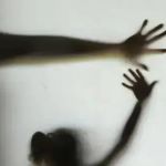 Homem que estuprou e filmou a neta nua é condenado a 25 anos de prisão em Minas