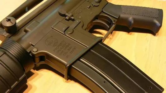 Os armamentos são inservíveis e estavam no arsenal
