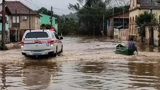 Mais de 20 mil pessoas estão estão desalojadas no RS