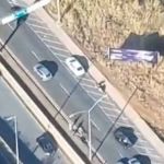 Acidente entre carro e moto deixa dois feridos e complica o trânsito no Belvedere, em BH