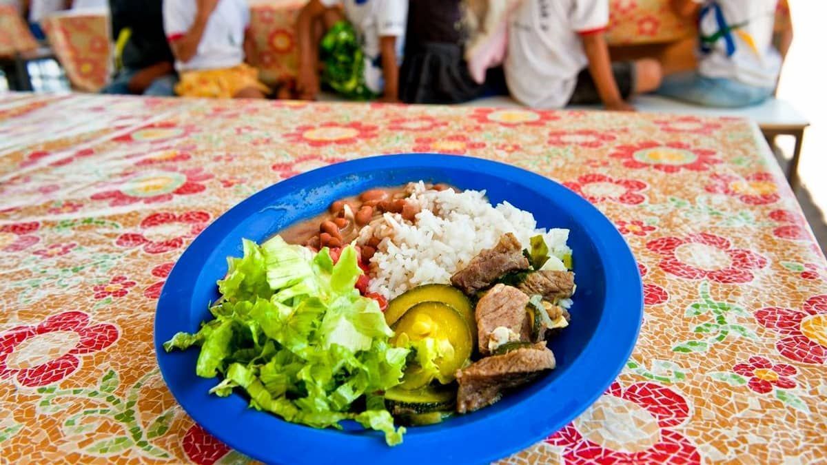 Projeto de lei proíbe alimentos ultraprocessados em escolas do Rio