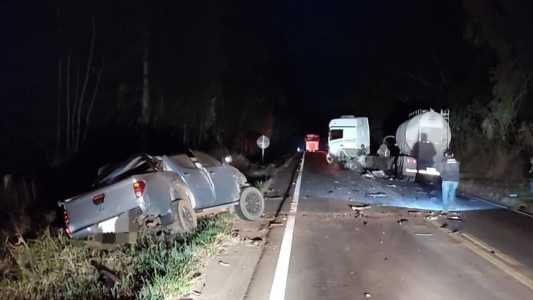 O acidente ocorreu na madrugada desta sexta (4)