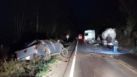 O acidente ocorreu na madrugada desta sexta (4)