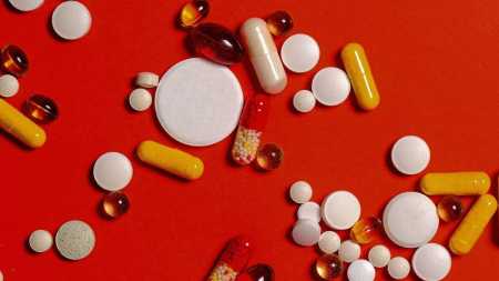Em 20 de março de 1987, foi autorizado nos Estados Unidos o primeiro tratamento antirretroviral AZT
