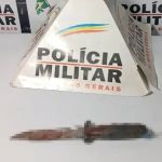 Homem é preso por esfaquear irmão de 70 anos em Minas