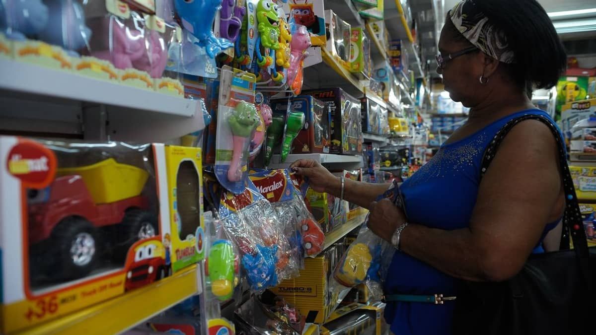 Lojas virtuais registram variação de 251% em brinquedos, diz Procon