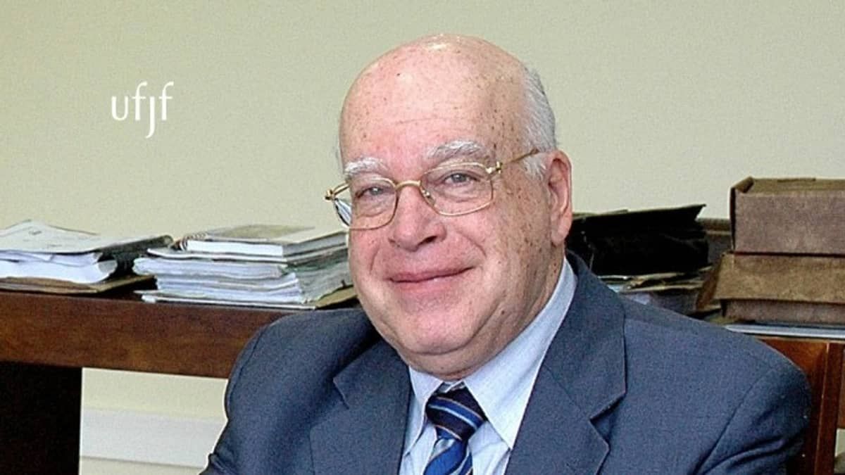 UFJF decreta luto de três dias pela morte de Murílio Hingel