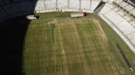 Aspecto do gramado do Mineirão desagrada, mas Minas Arena garante jogabilidade para Cruzeiro x Fluminense