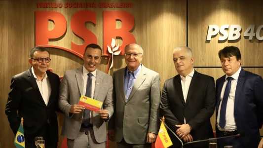 Assad (à direita) participou da cerimônia de filiação de Noraldino (entre Siqueira e Alckmin)