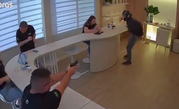 Vídeo: empresário que atirou em ladrão durante assalto em Ponta Grossa (PR) é ouvido e liberado