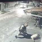 Vídeo: trio diz que queria comprar pinga, invade casa de idosos e um é preso pela PM em Contagem