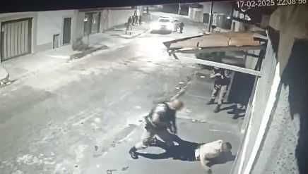 Uma mulher foi morta durante tentativa de assalto na noite desse sábado (25), na entrada da Linha Vermelha, na altura da Pavuna, na Baixada Fluminense.