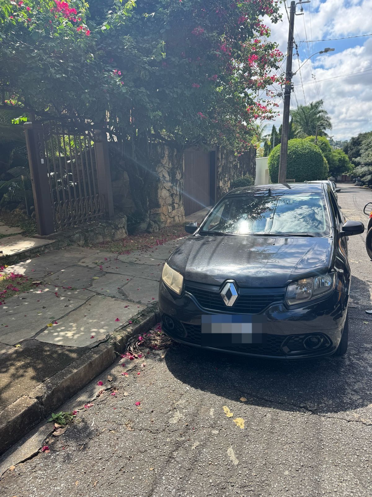 Criminosos rendem casal e criança de 9 anos na Pampulha, em BH; suspeitos são presos