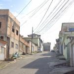 Jovem com tornozeleira eletrônica é assassinado com mais de 20 tiros em carro de aplicativo na capital