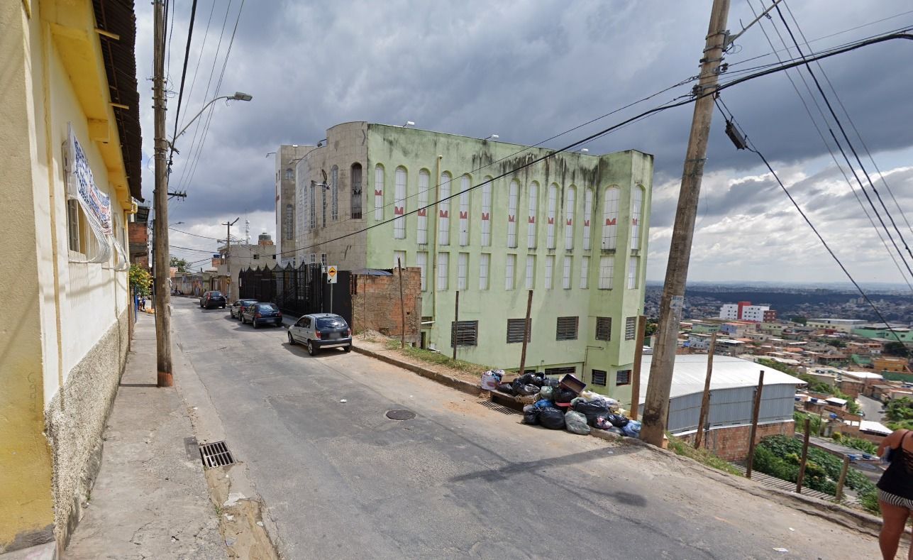 Homem é morto com vários tiros enquanto caminhava no bairro Taquaril, em BH