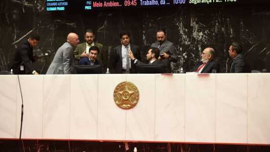 Assembleia de MG encerrou semana sem votar PL sobre IPVA