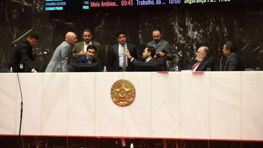 Assembleia de MG encerrou semana sem votar PL sobre IPVA