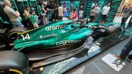 Carro da Aston Martin fica no BH Shopping até 23 de agosto