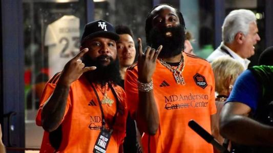 Astro da NBA esteve presente na final da US Open Cup