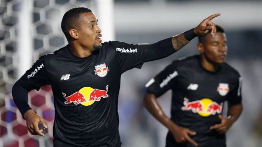 Atacante Alerrandro, pelo RB Bragantino