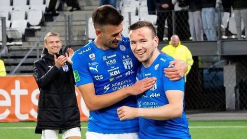 Atacante artilheiro da Champions League (esq)