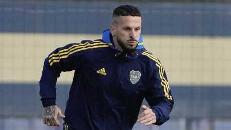 Atacante Benedetto, do Boca, em treinamento