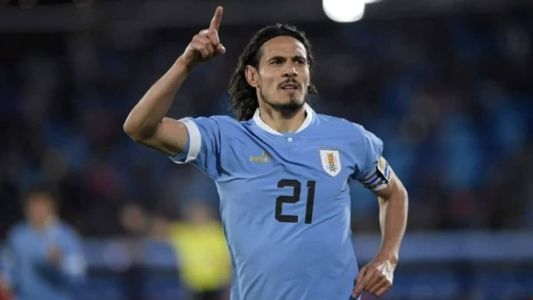 Atacante Cavani com a camisa da Seleção Uruguaia