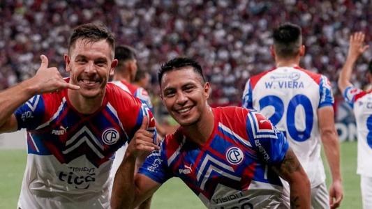 Atacante Churin marcou o gol da vitória do Cerro Porteño