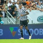 Atacante do Ceará comemora retorno após oito meses suspenso por doping