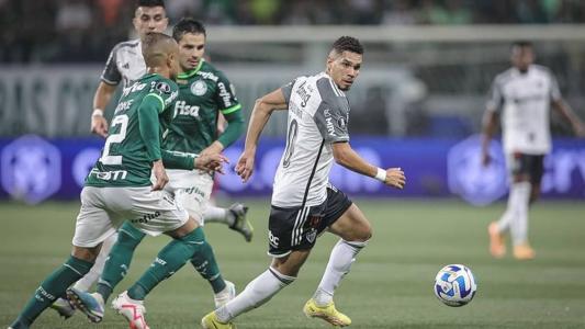 Atacante do Atlético, Paulinho perdeu chance clara de gol em 'decisão' contra o Palmeiras