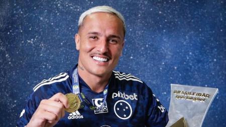 Atacante Edu, que pertence ao Cruzeiro e jogará no Coritiba