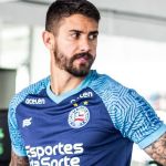 Everaldo treina normalmente com elenco do Bahia após acidente