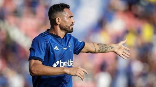 Atacante Gilberto teve atuação discreta no clássico com o América