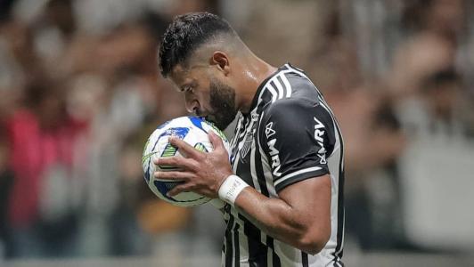 Atacante Hulk durante partida entre Atlético e Goiás, pelo Brasileiro