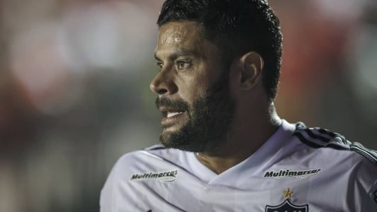 Atacante Hulk não marcou pela quarta partida seguida, mas ajudou o Galo em Pelotas